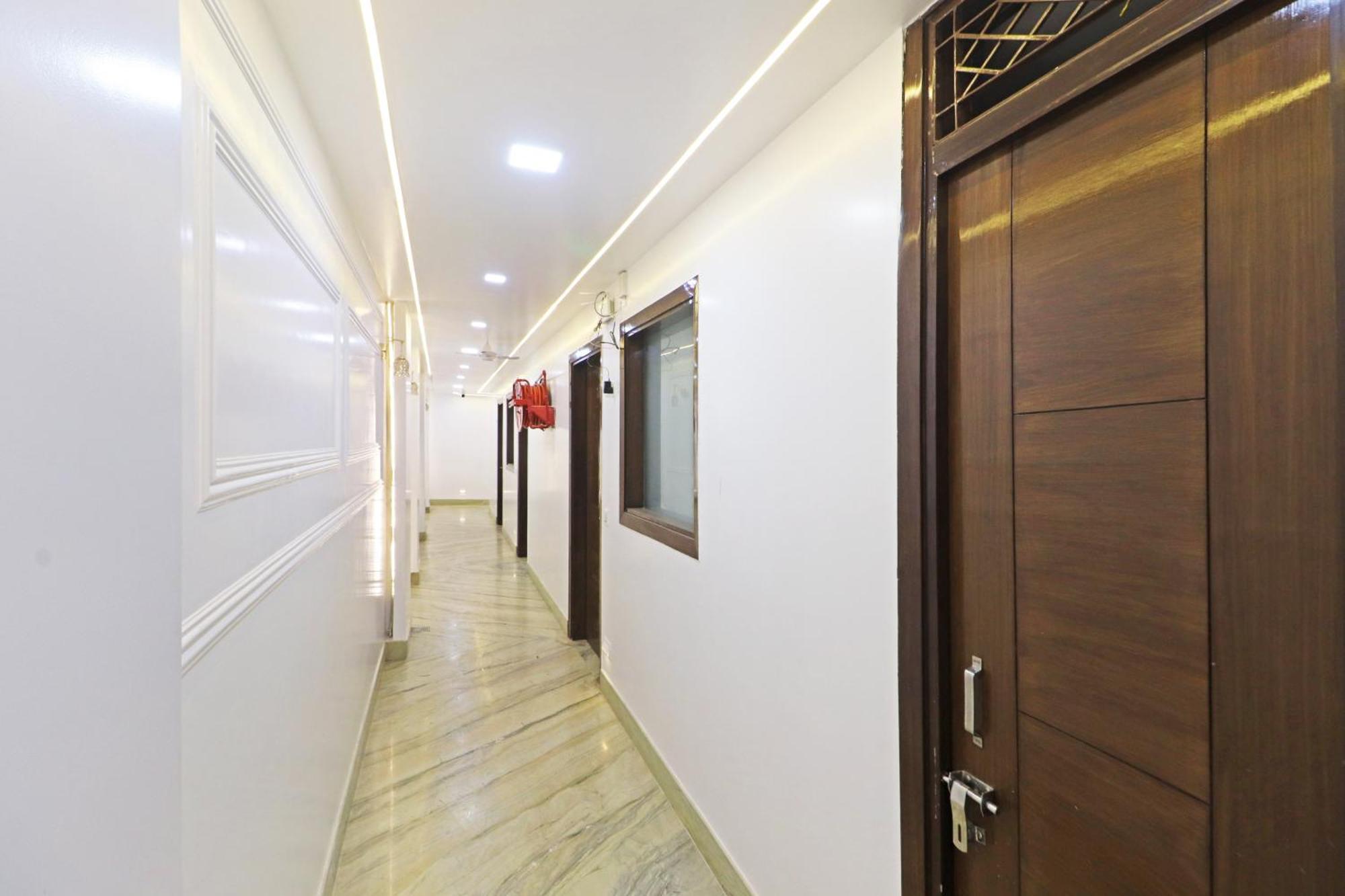 Hotel Samrat Residency 10 Mints Walking Distance Nizamuddin Railway Station New Delhi Exteriör bild