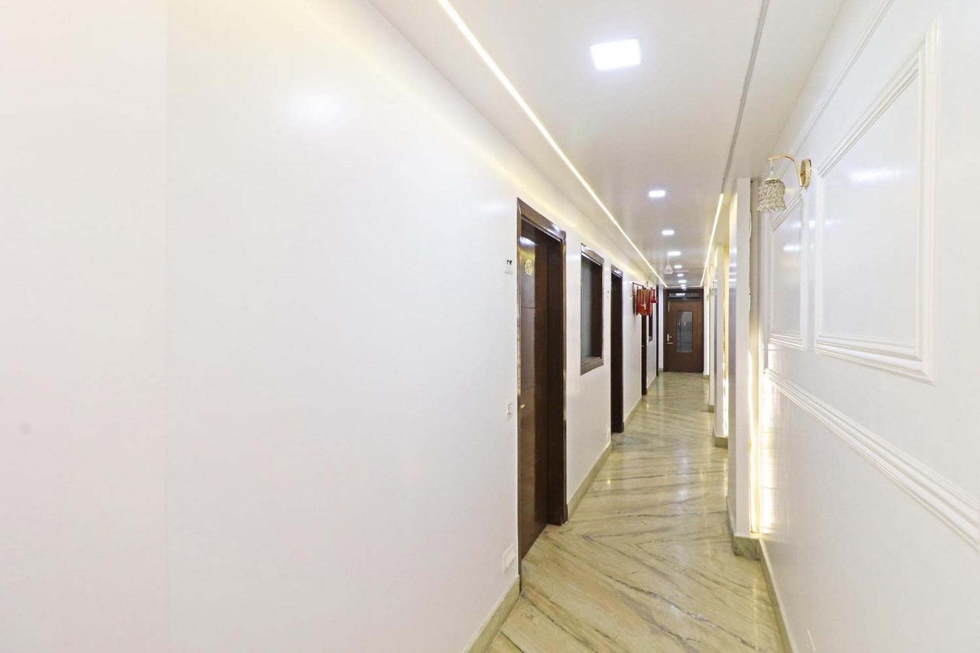 Hotel Samrat Residency 10 Mints Walking Distance Nizamuddin Railway Station New Delhi Exteriör bild