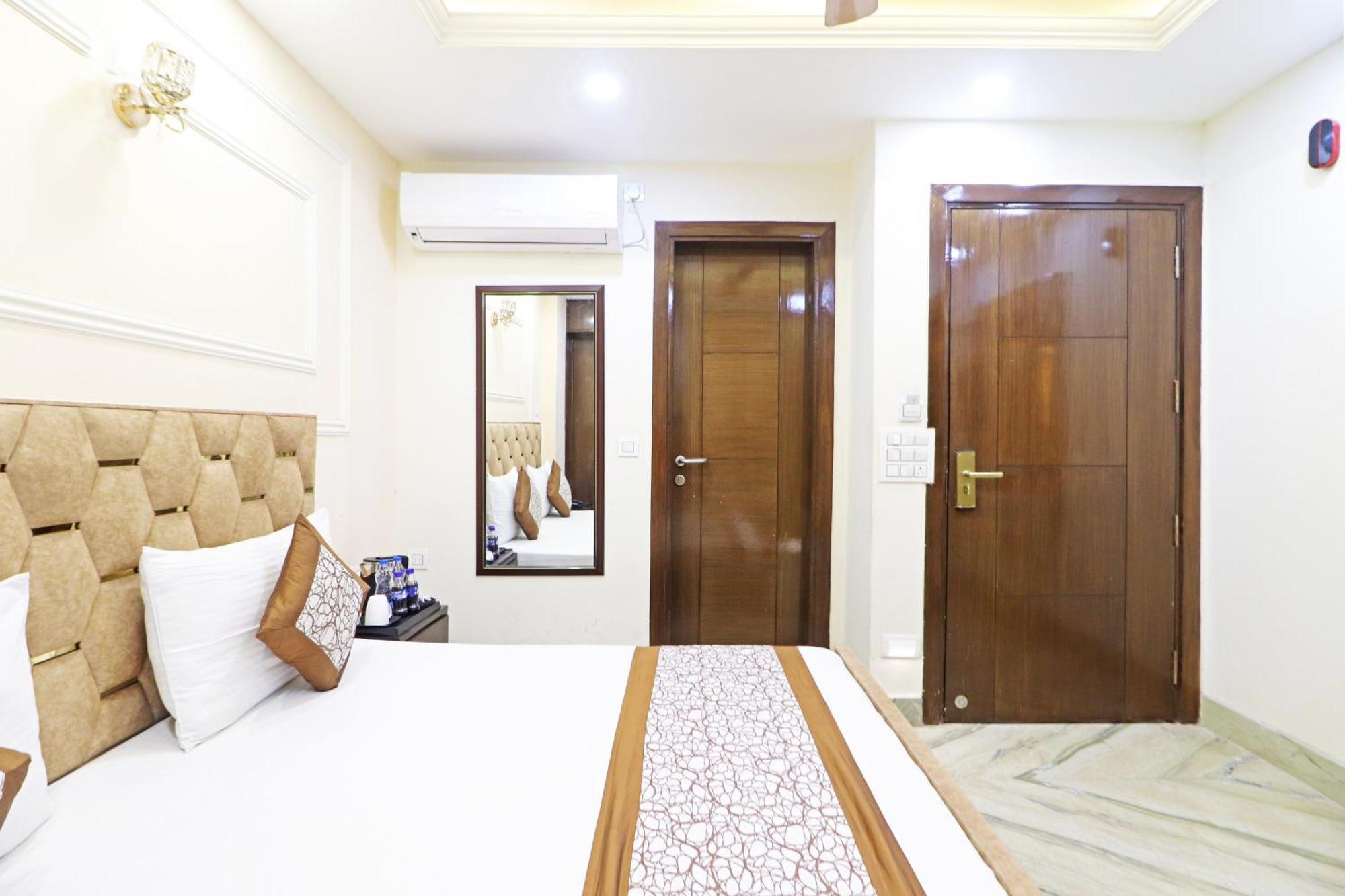 Hotel Samrat Residency 10 Mints Walking Distance Nizamuddin Railway Station New Delhi Exteriör bild