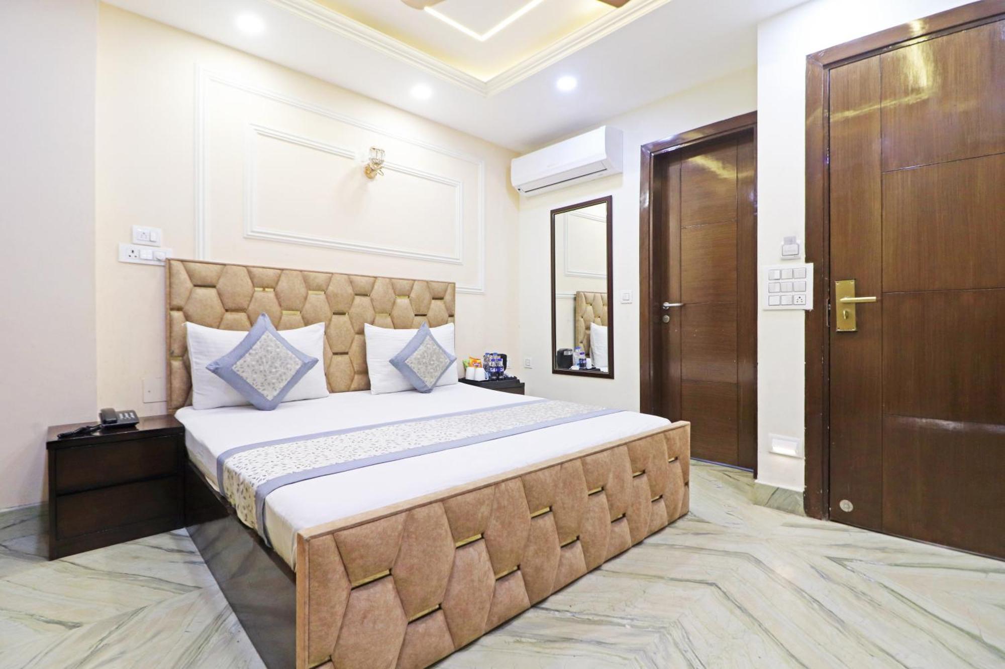 Hotel Samrat Residency 10 Mints Walking Distance Nizamuddin Railway Station New Delhi Exteriör bild
