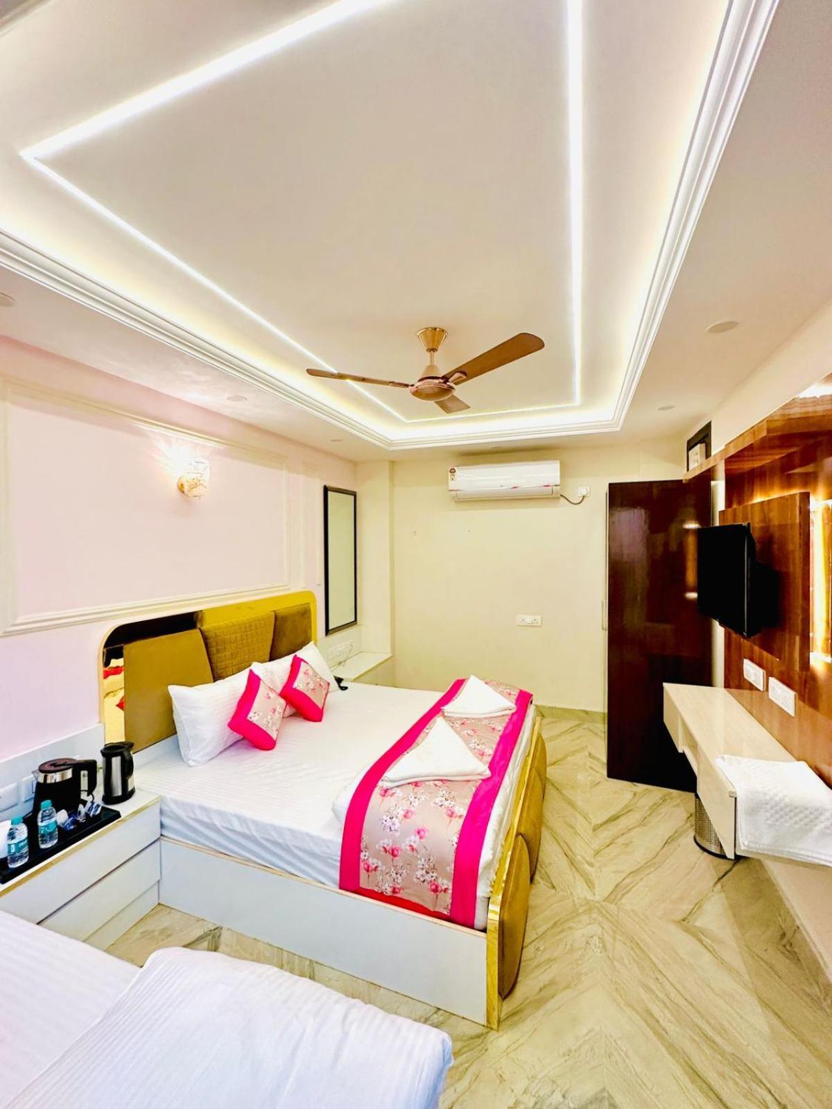 Hotel Samrat Residency 10 Mints Walking Distance Nizamuddin Railway Station New Delhi Exteriör bild