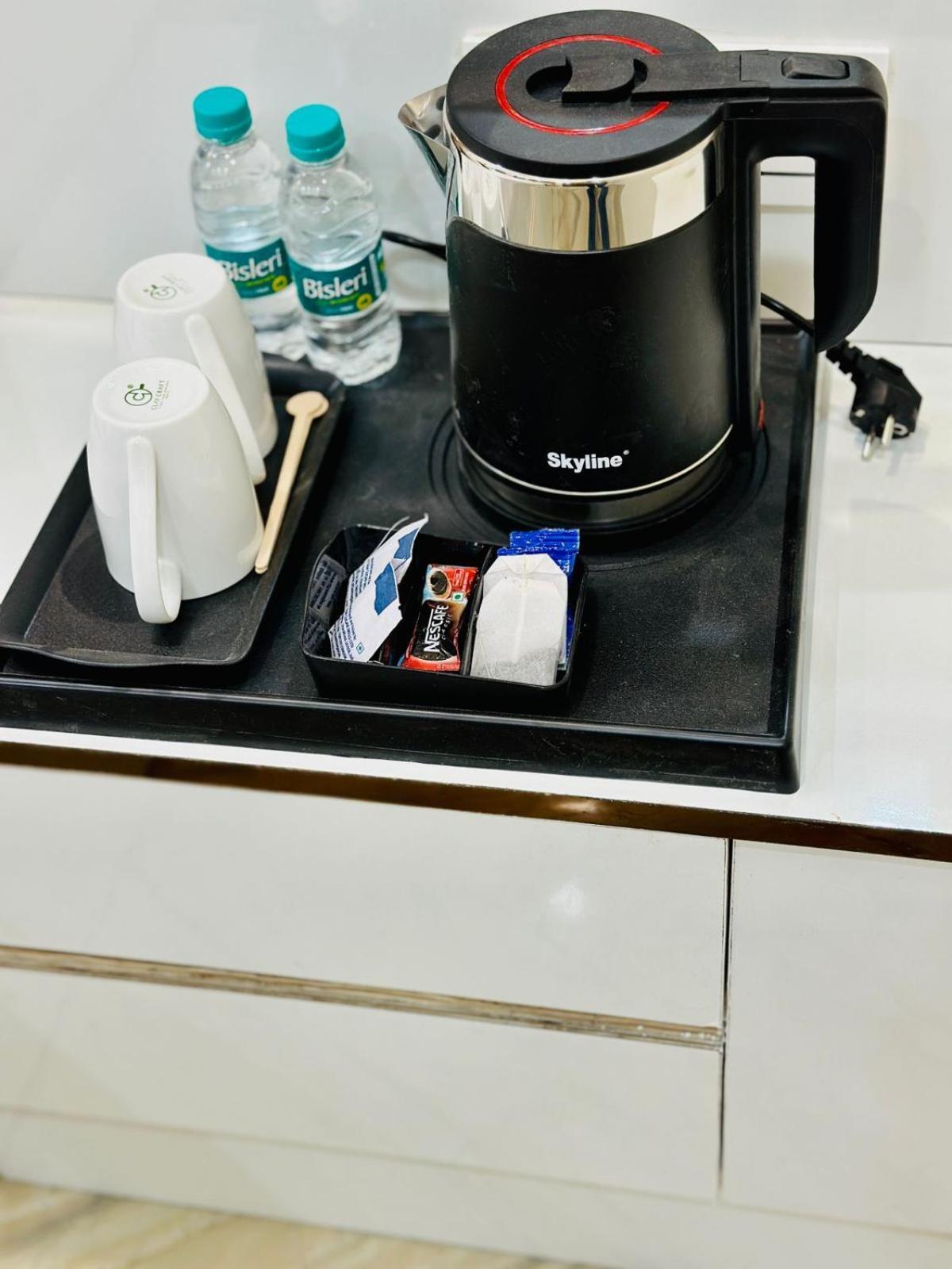 Hotel Samrat Residency 10 Mints Walking Distance Nizamuddin Railway Station New Delhi Exteriör bild